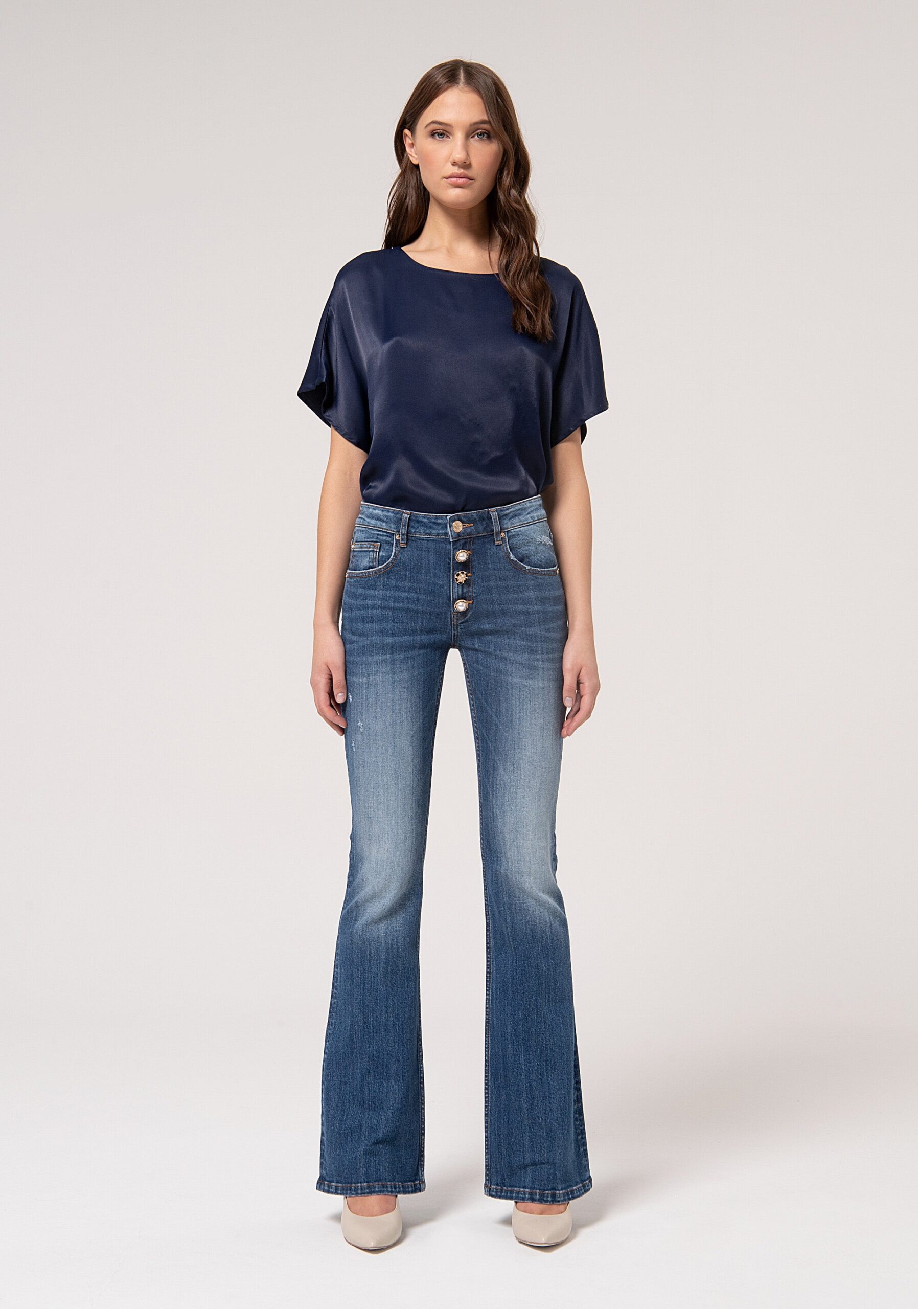 pantaloni-bootcut-975taw-1.jpg